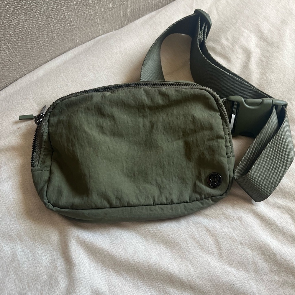 lululemon athletica Green Crossbody Bag